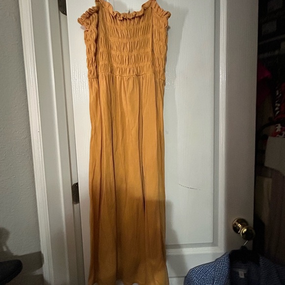 H&M Dresses & Skirts - Orange Sleeveless Dress